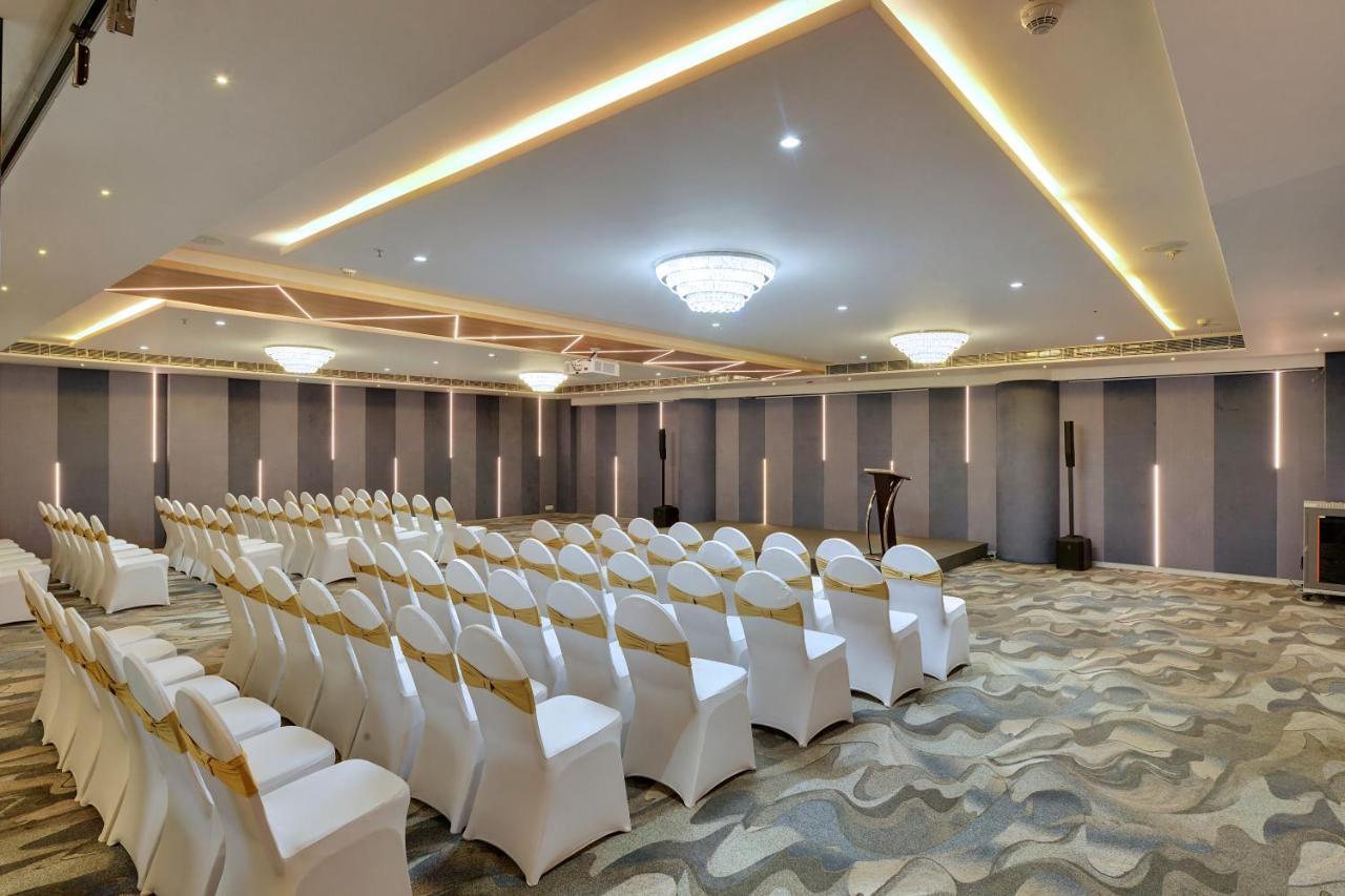 Clarion Hotel Bangalore Yesvantpur Zewnętrze zdjęcie