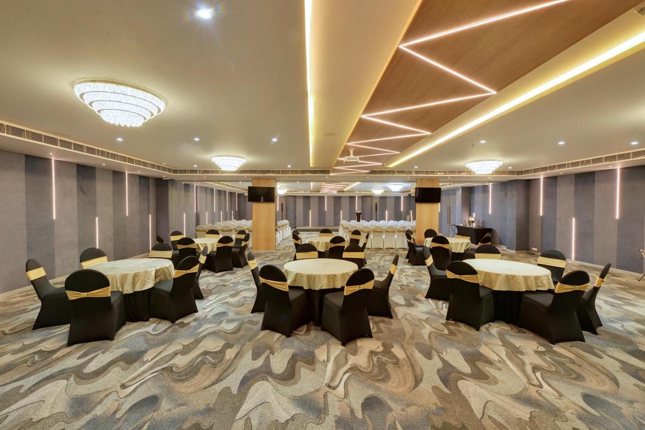 Clarion Hotel Bangalore Yesvantpur Zewnętrze zdjęcie