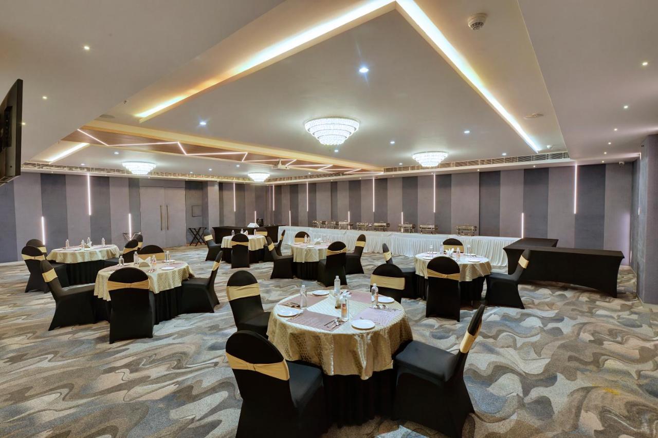 Clarion Hotel Bangalore Yesvantpur Zewnętrze zdjęcie